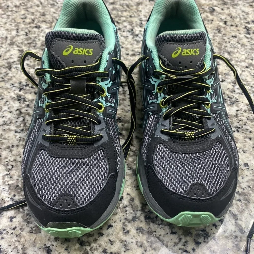 Asics preowned good